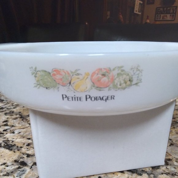 Anchor Hocking Other - VTG FireKing Petite Potager Round Casserole Dish